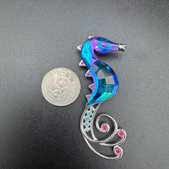 Authentic Swarovski Peacock Blue Crystal Seahorse Mens Brooch 3 in 16g Lapel Pin - Picture 6 of 10
